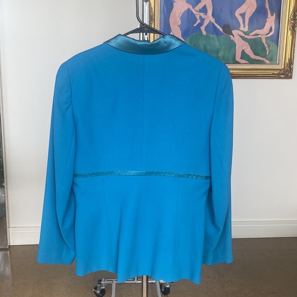 Gillian Suits | Blue Structural Jacket - Picture 7 of 8